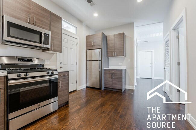 2945 W Diversey Ave Unit 2E