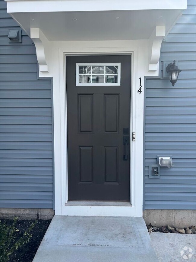 Building Photo - Single Family Townhouse in Gilbertsville