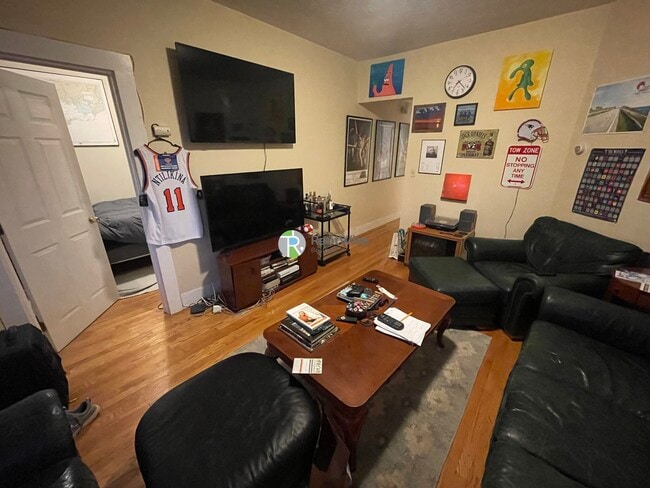 Photo - 857 E 1st St Unit 2