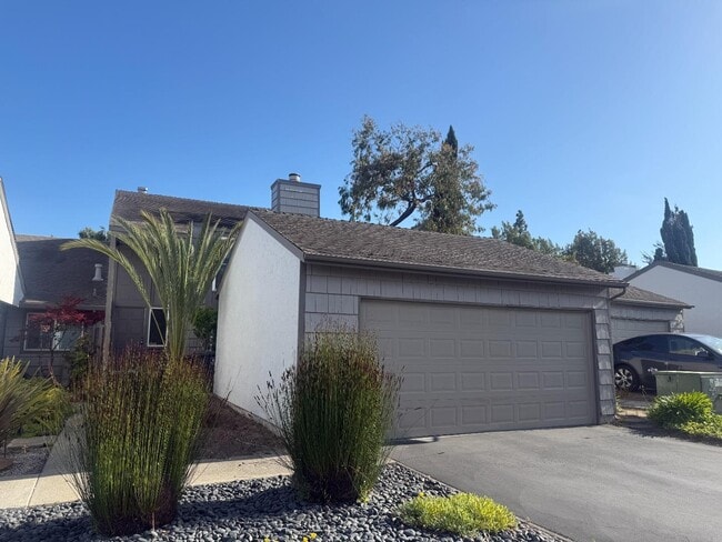 Photo - 982 Marquette Ln Townhome