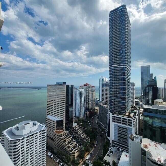 Building Photo - 950 Brickell Bay Dr Unit 3603 Rental