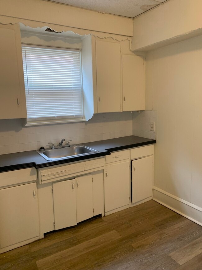 Photo - 1005 13th St NE