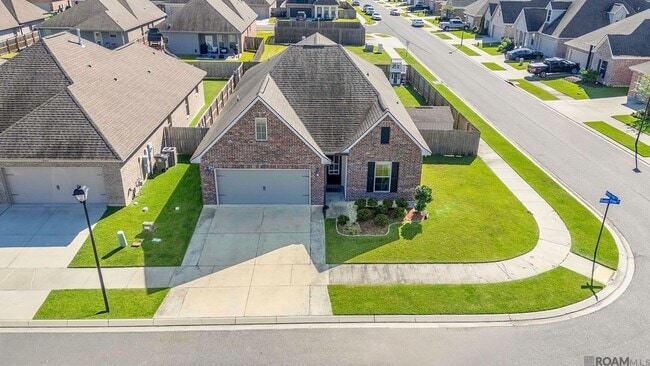 Building Photo - 1343 Rustic Pine Dr