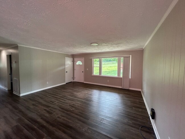 Photo - 147 Riddleton Cir