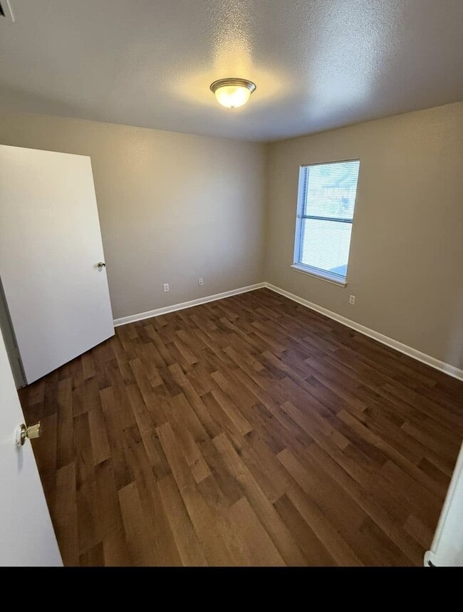 Building Photo - 39 Circle Dr Unit #39