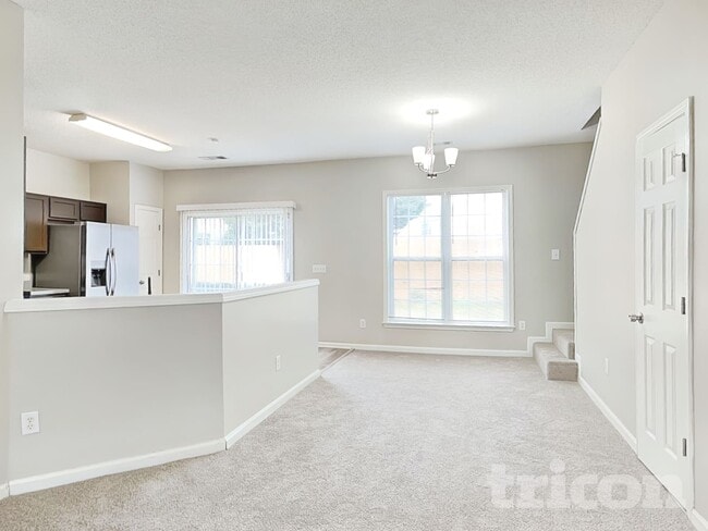 Photo - 1654 Heyford Cir NW