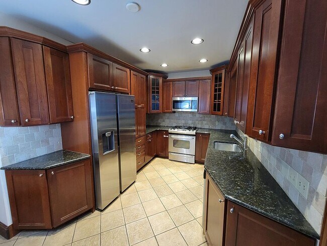 Photo - 162 Shurs Ln