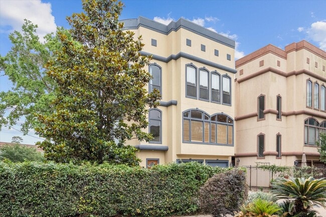 Building Photo - 6201 Taggart St Unit A