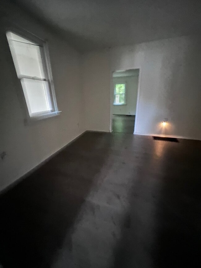 Photo - 148 W Schuyler St