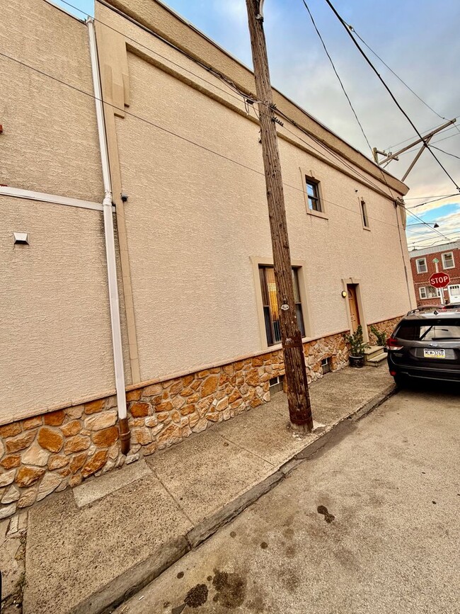 Photo - 3 bed 2.5 bath in Port Richmond with Garag...