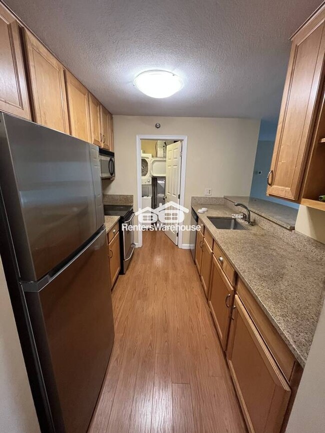 Building Photo - Beautiful Condo in a Beautiful Community Unit APT 2