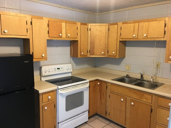 8 Pinetree Apartment Rd