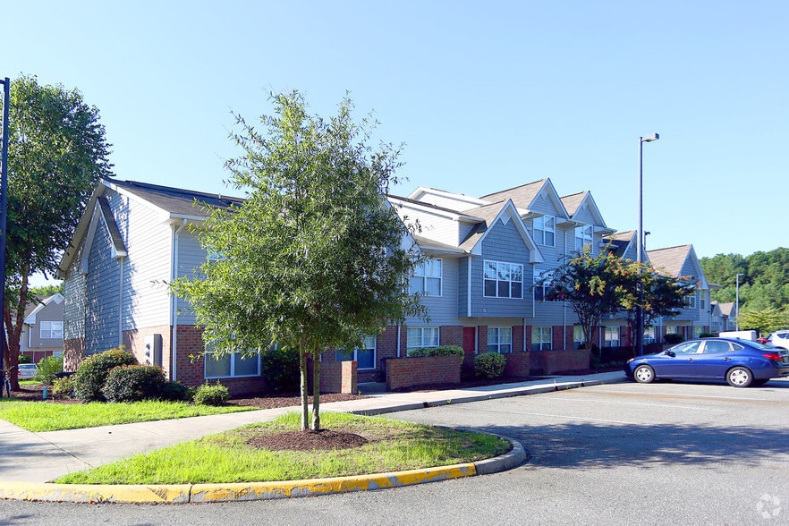 The Suites at Port Warwick Apartments For Rent in Newport News, VA