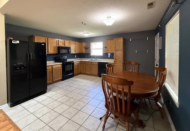Photo - 5717 Stoneview Way