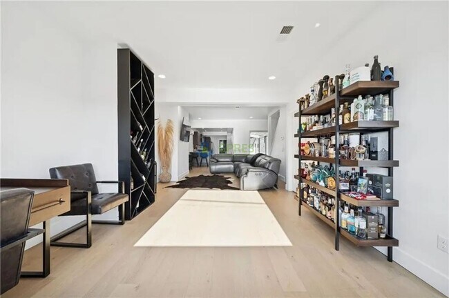 Photo - Charming 2-Bedroom Pittsburgh Home with Hardwood Floors, Central Air & Private Deck