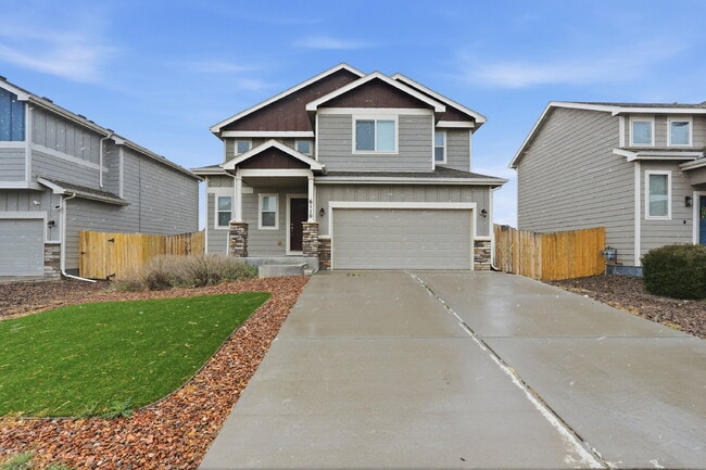Building Photo - $2,240.95, 3 bed, 2.5 bath located in Colorado Springs with a large backyard.