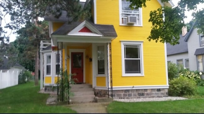 Photo - 517 W Seventh St Unit Upper