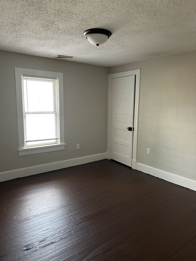 Photo - 211 Sharp St