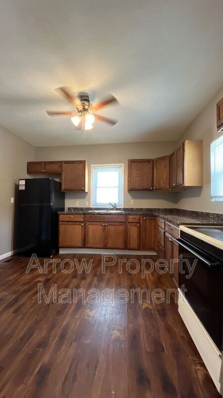 Photo - 2508 Dudley St