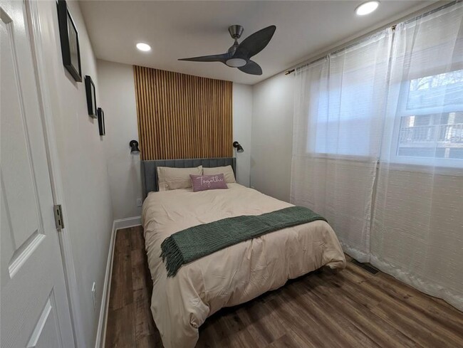 Photo - 1303 Colony Dr