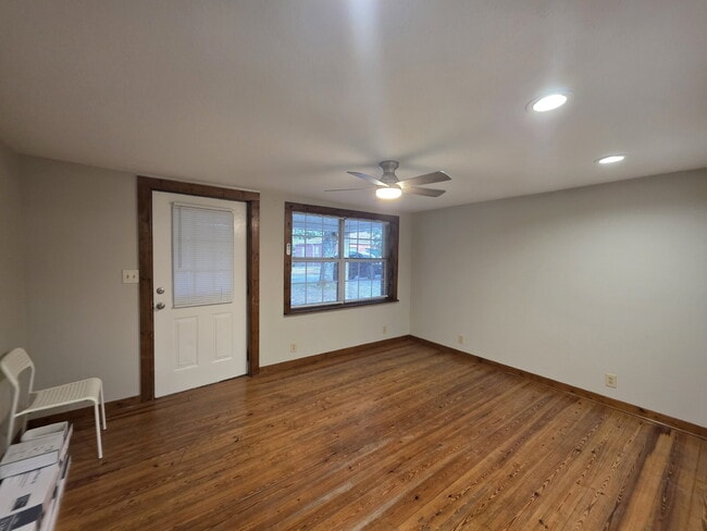 Photo - Recently Updated 1 BR, 1 Bath Unit with yard Unit B