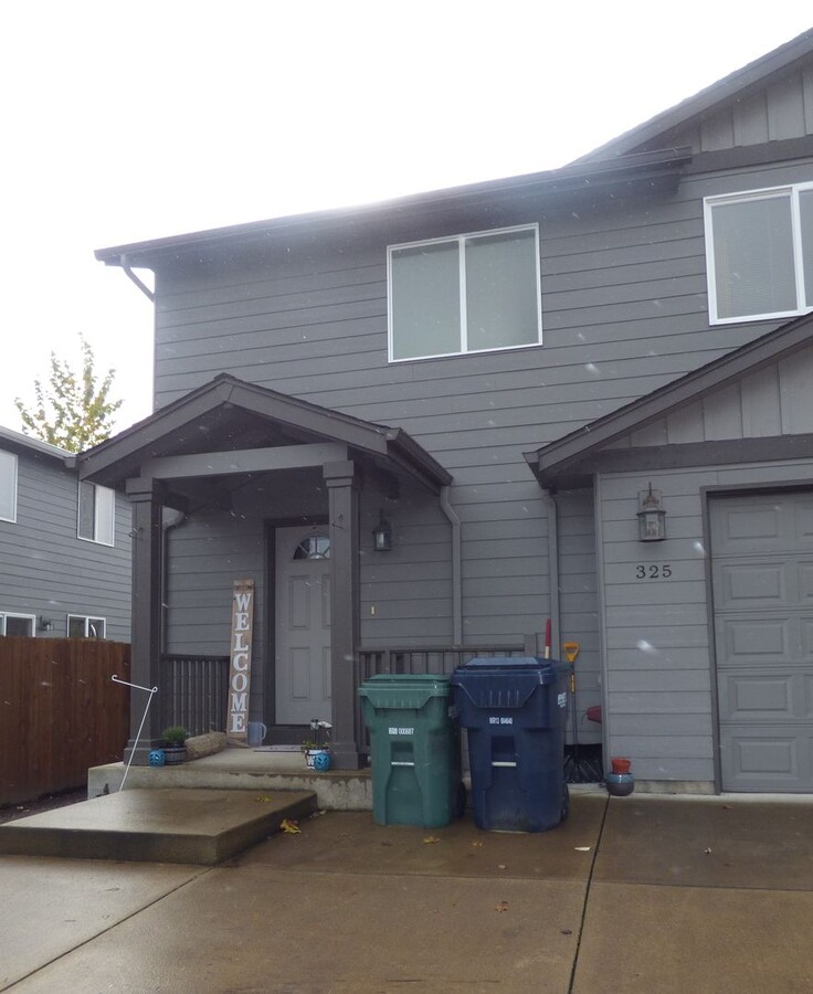 323-325 Tracy Court Monmouth, OR 97361 - 323-325 Tracy Court Monmouth, OR 97361 Apartamento Unidad 325 Tracy Ct