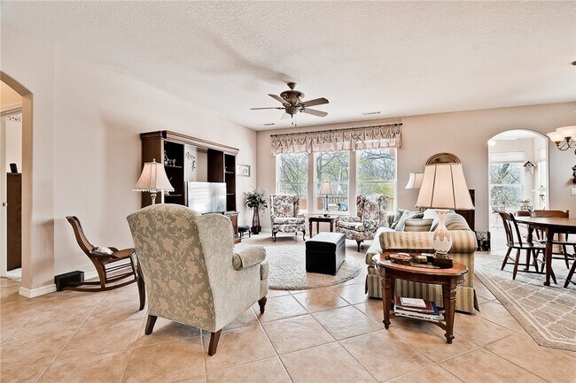 Photo - 15 Glenbrook Ln