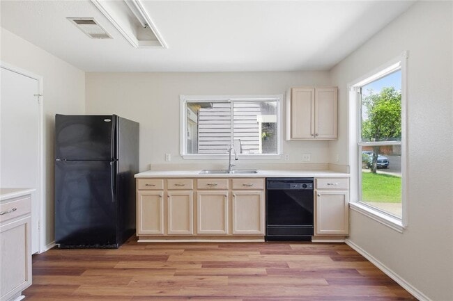 Photo - 10316 Garbacz Dr