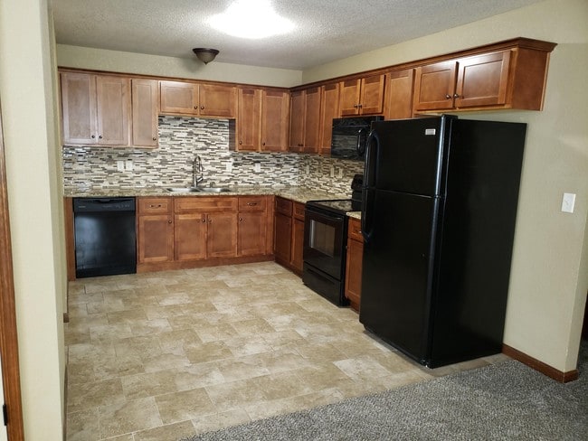 Building Photo - 111 SW Rose Garden St Unit 111 Rental