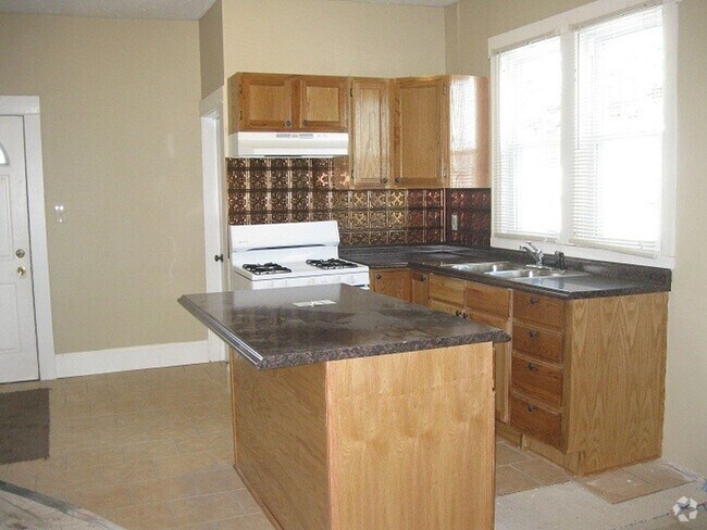 Building Photo - 620-BUCH Unit 1 Rental