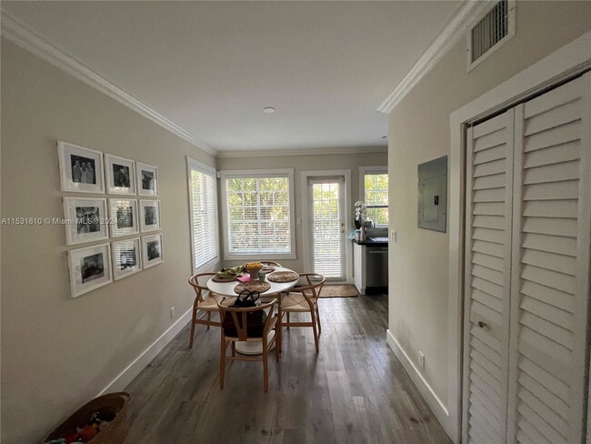 Photo - 15 Madeira Ave