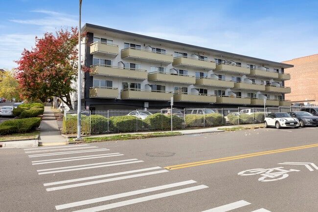 Building Photo - Baycrest Apartments