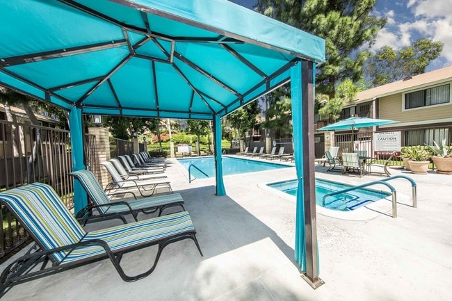 SERRANO HIGHLANDS APARTMENT HOMES