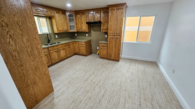 Photo - 711 N Sloan Ave Casa