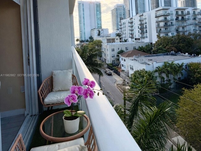 Photo - 321 NE 26th St Unidad 513