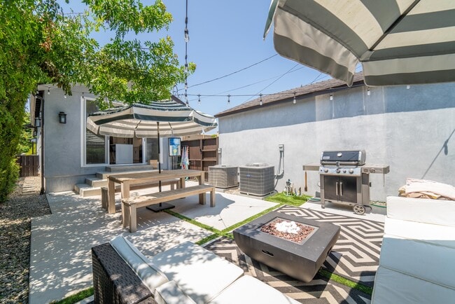 Private backyard - 9044 Carson St