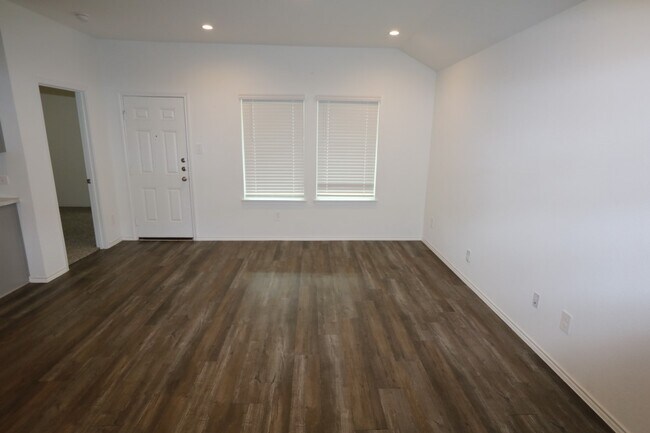 Photo - 24808 Sugar Pine Cone St