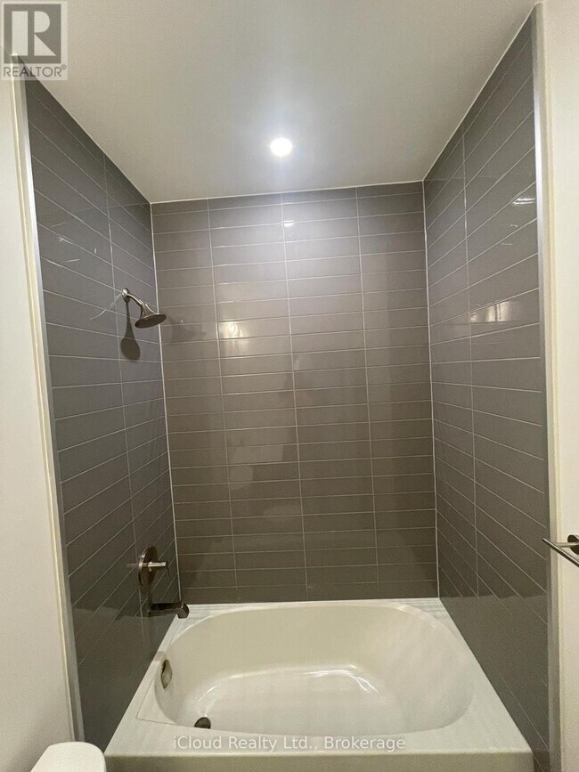 Photo - 5 Wellington St S Unit 202
