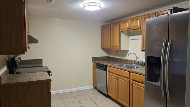 Photo - 401 Advocate Ct