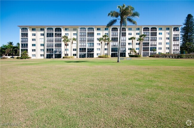Building Photo - 21 High Point Cir E Unit 308 Rental