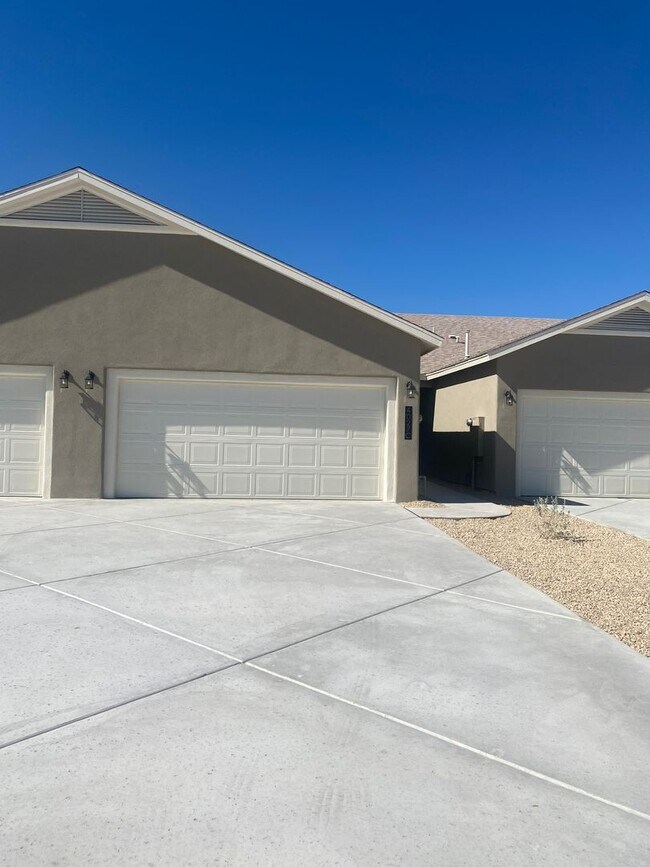 4027 Apache Pine Pl Unit C