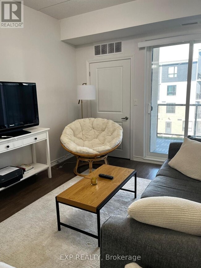 Photo - 1284 Gordon St