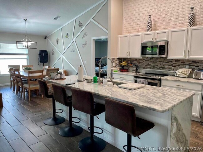 Photo - 1097 SW Dartmouth Ave