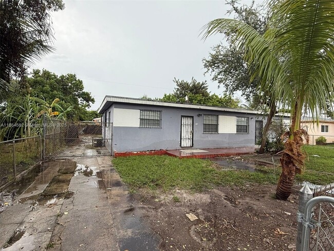 Building Photo - 1017 NW 109th St Unit 1017 Rental
