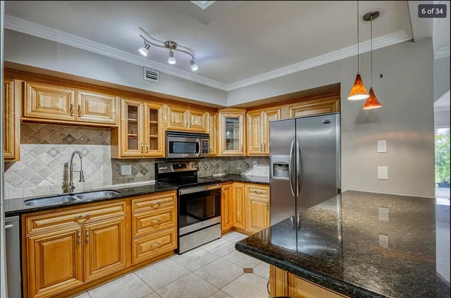 Photo - 382 Golfview Rd