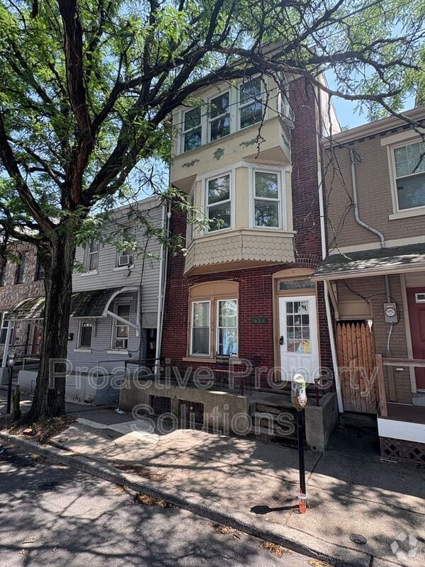 Building Photo - 934 Walnut St Rental