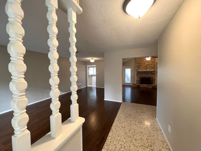 Photo - Charming single-story home with 4 bedrooms and 2 bathrooms for rent in neighborhood of Anderson M...