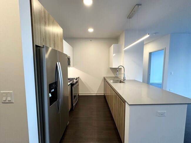 Photo - 313 W Wolf Point Plaza Unit 1910