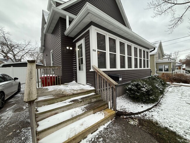 Photo - 916 1st St SE Unidad A916