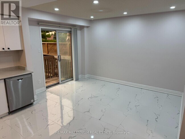 Photo - 229 Kelso Crescent
